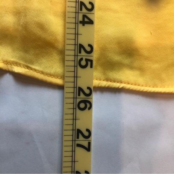 Simply Vera Wane Top Women Tunic Sheer Soft Yellow Round Neck 7 Buttons sz XL - Picture 8 of 11